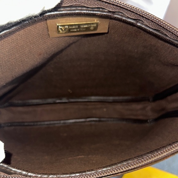 V-Pattern Brown Leather Men's Bag - Picture 6 of 7